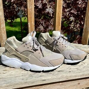 Nike Air Huarache Running Sneakers size 6 Youth